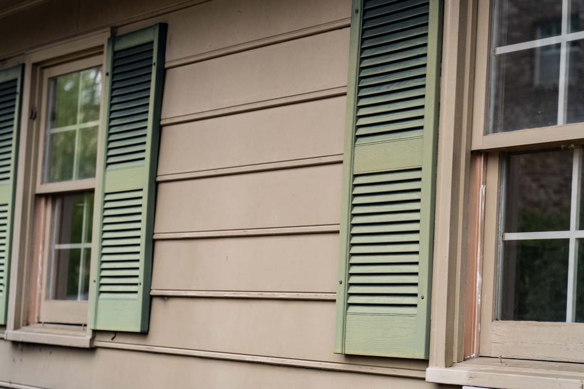 Signs Your Home's Exterior Paint Is Failing Before Peeling Begins